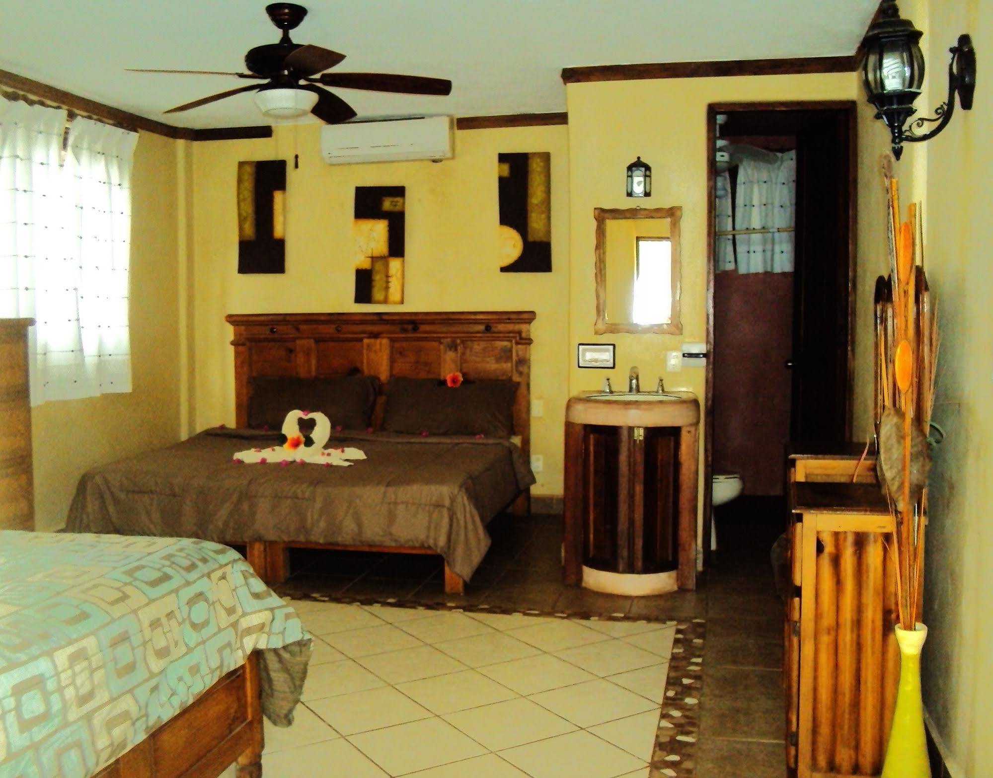 Tronco Bay Inn Resort Troncones Buitenkant foto